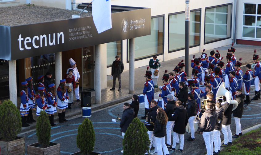 Excellent temperature and bright sunshine